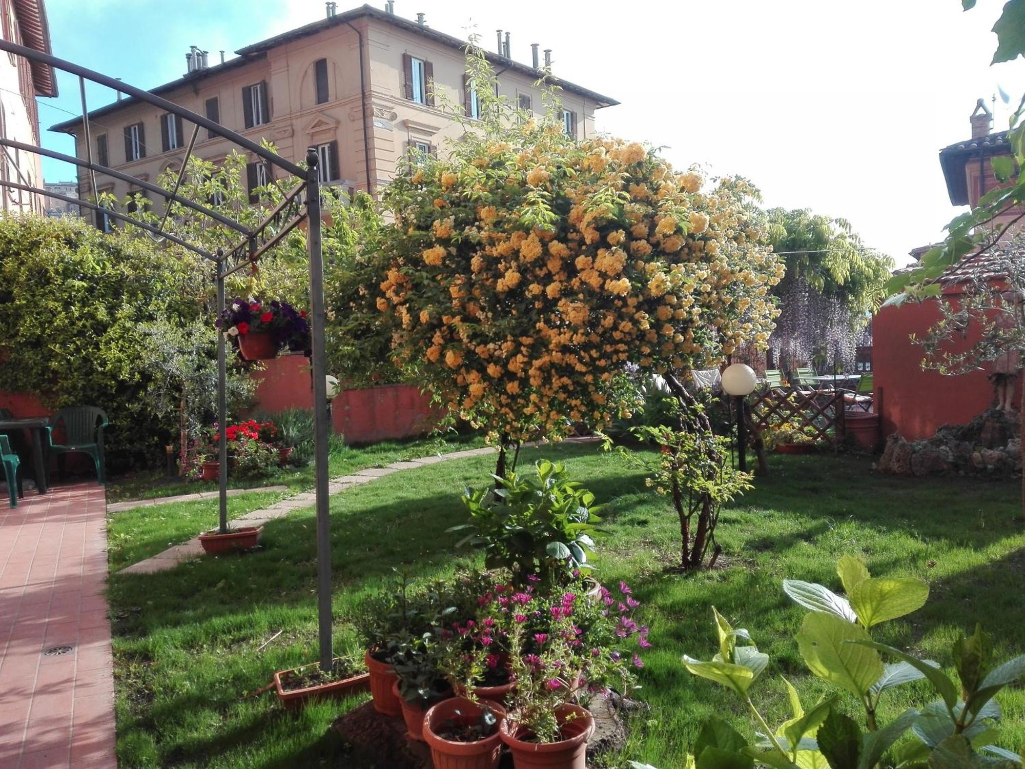 Al Giardino Di Alice Bed & Breakfast Perugia Dış mekan fotoğraf