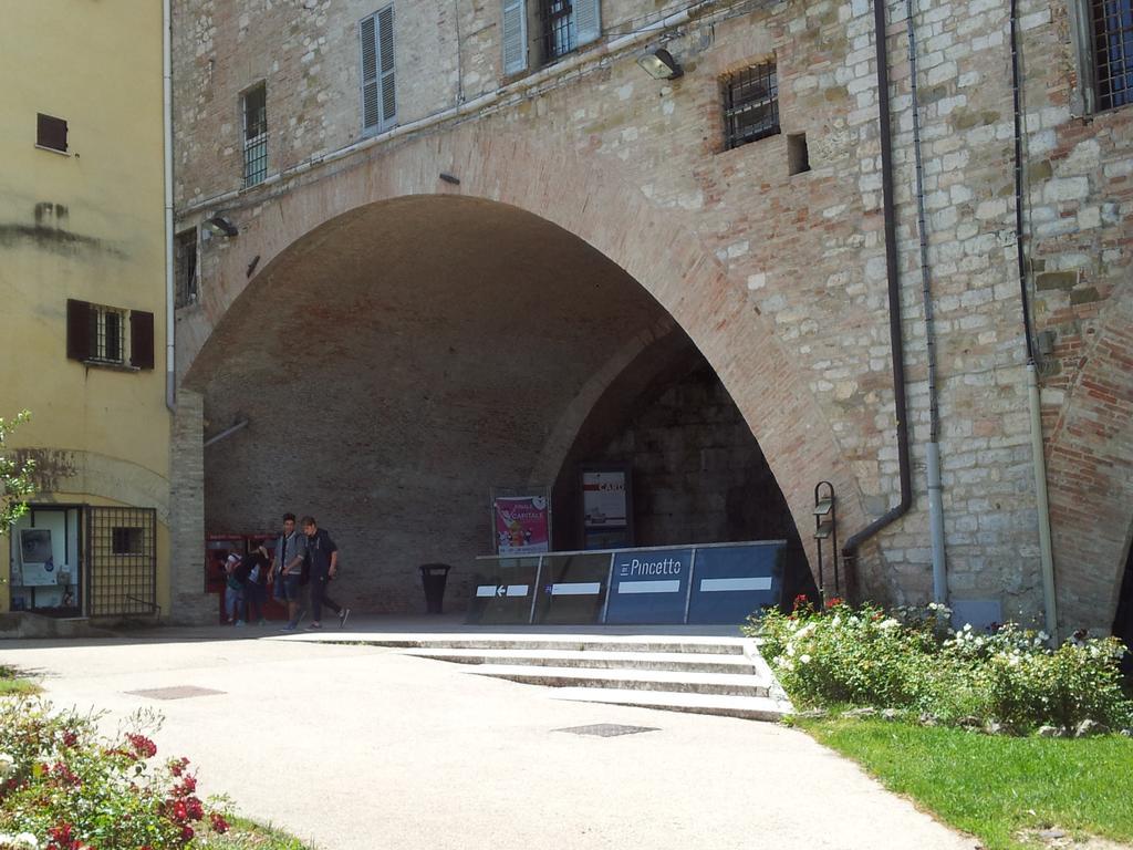 Al Giardino Di Alice Bed & Breakfast Perugia Dış mekan fotoğraf