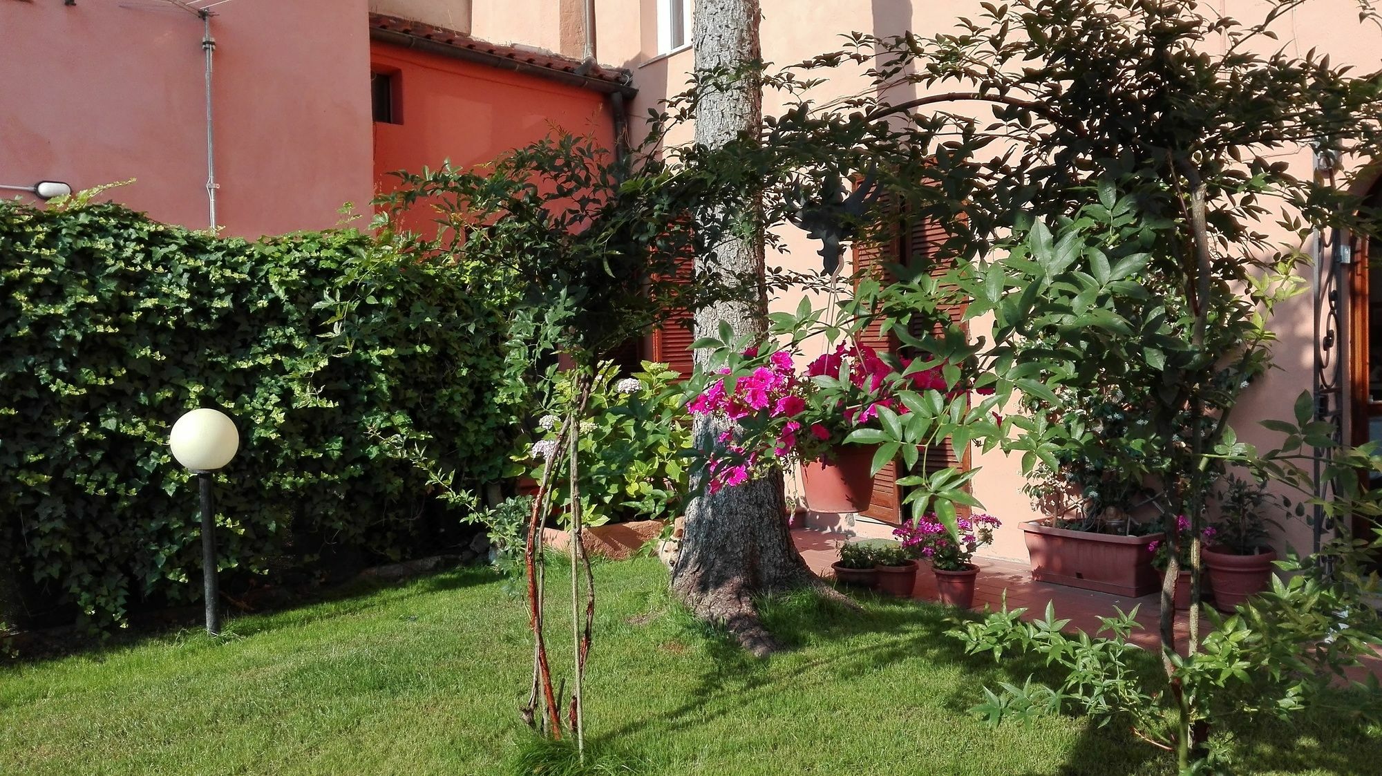 Al Giardino Di Alice Bed & Breakfast Perugia Dış mekan fotoğraf