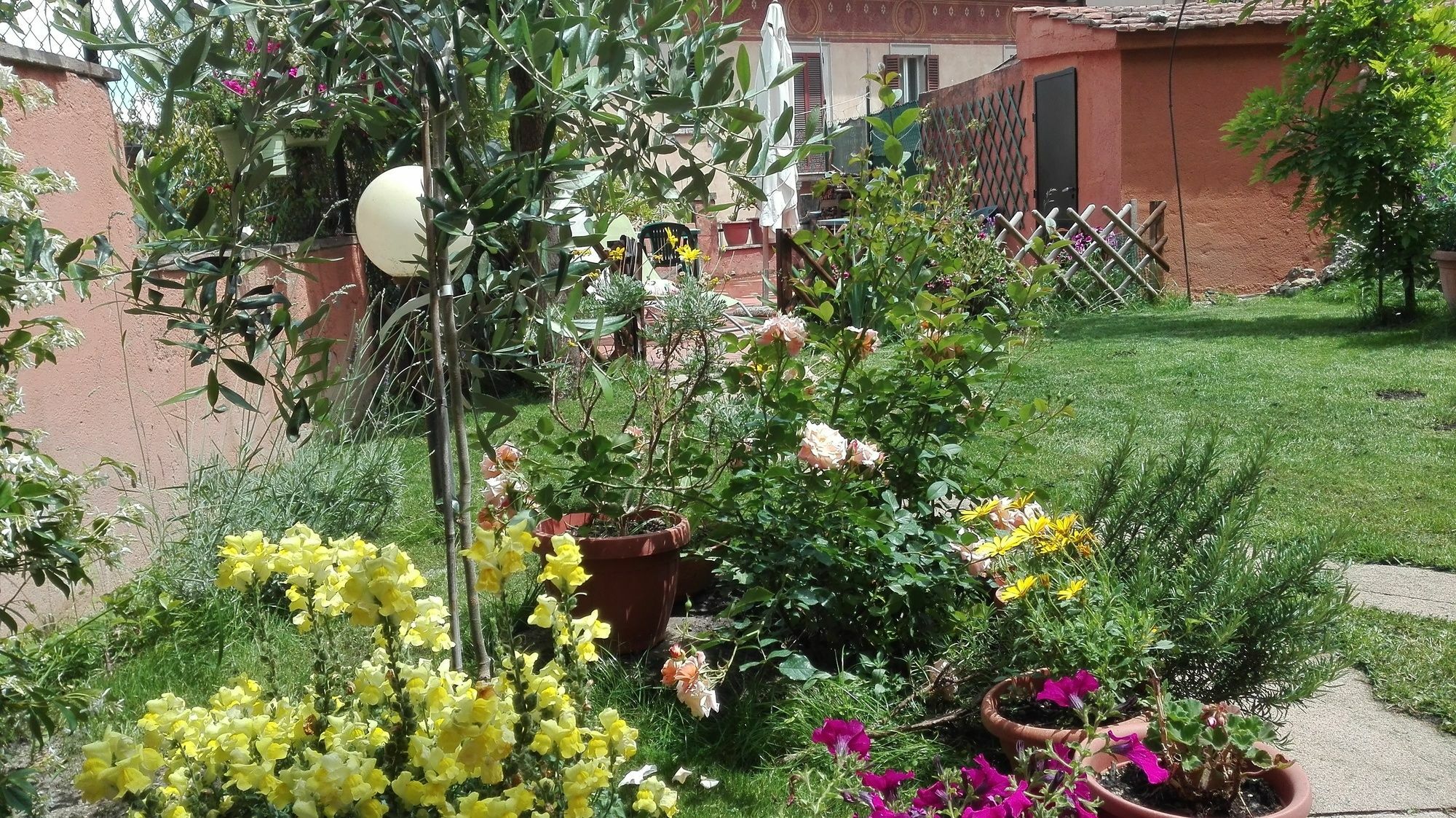 Al Giardino Di Alice Bed & Breakfast Perugia Dış mekan fotoğraf