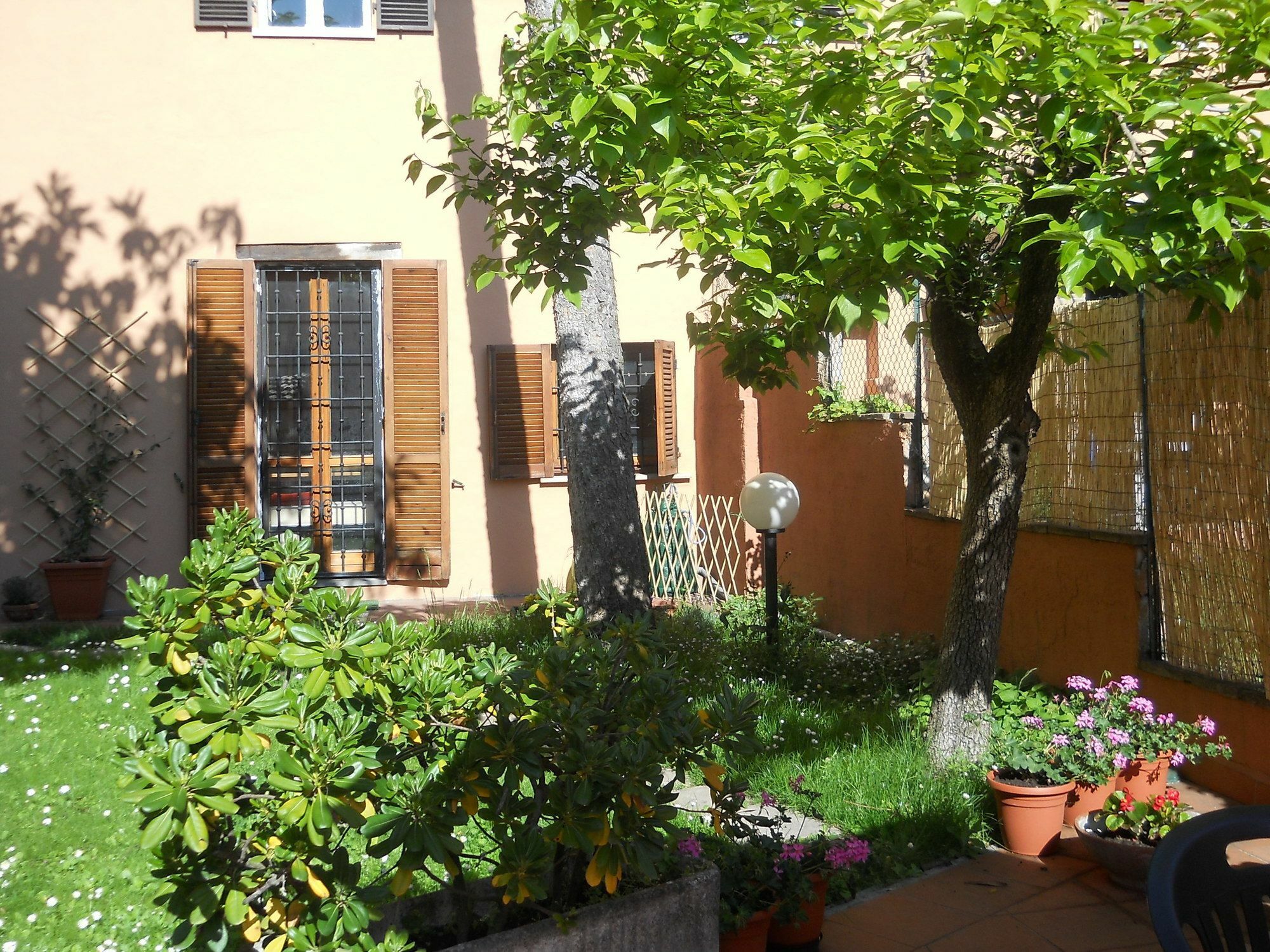 Al Giardino Di Alice Bed & Breakfast Perugia Dış mekan fotoğraf