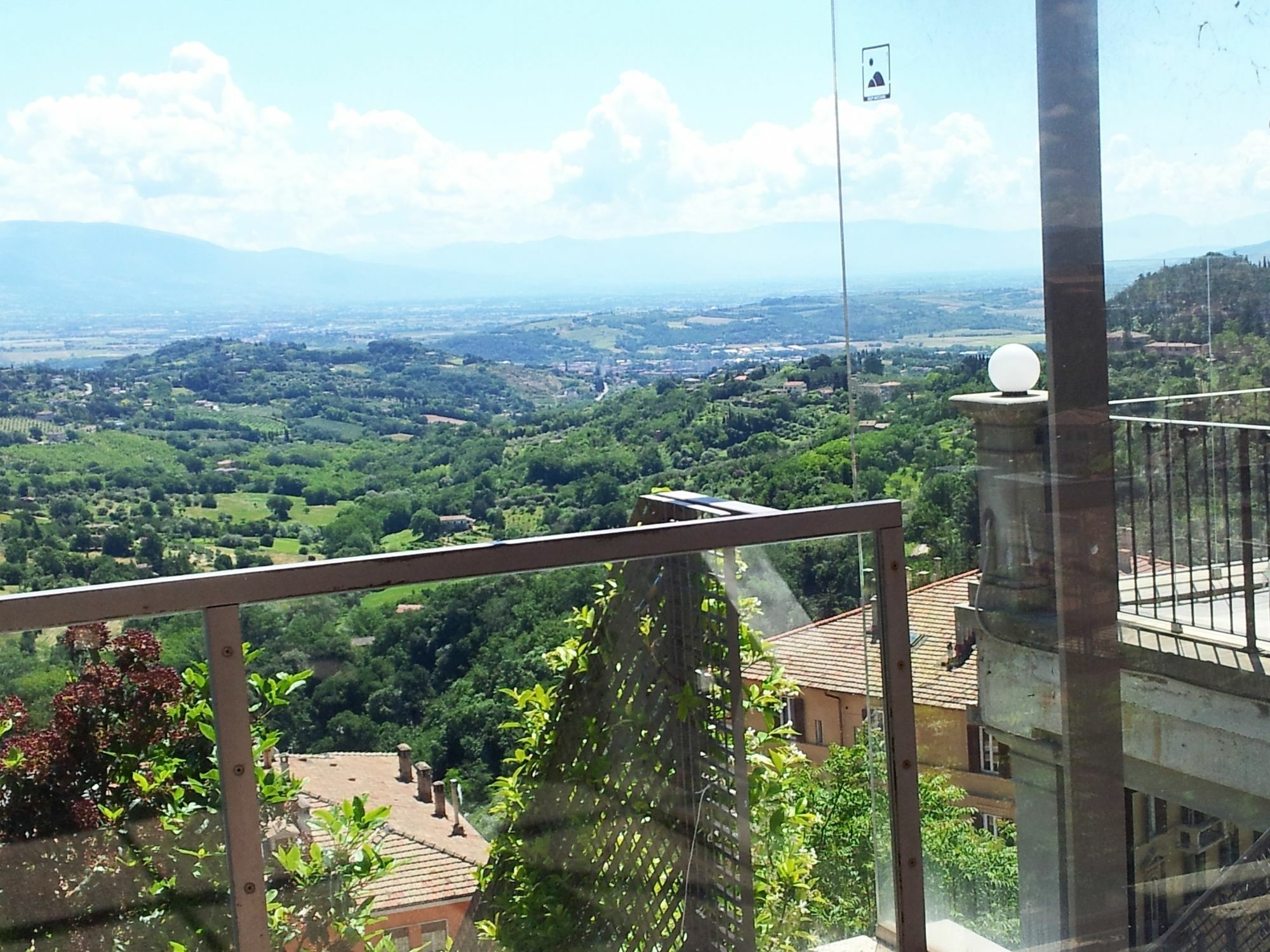 Al Giardino Di Alice Bed & Breakfast Perugia Dış mekan fotoğraf