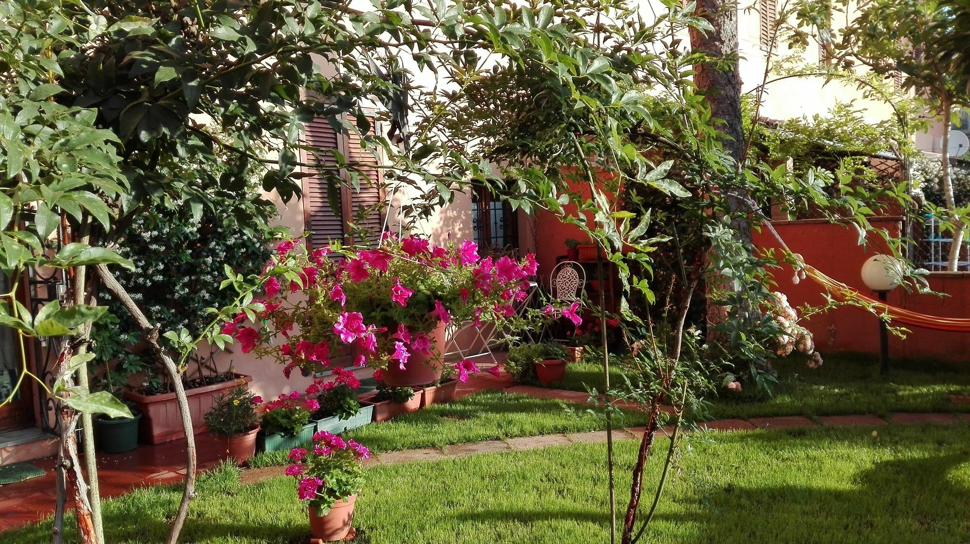 Al Giardino Di Alice Bed & Breakfast Perugia Dış mekan fotoğraf